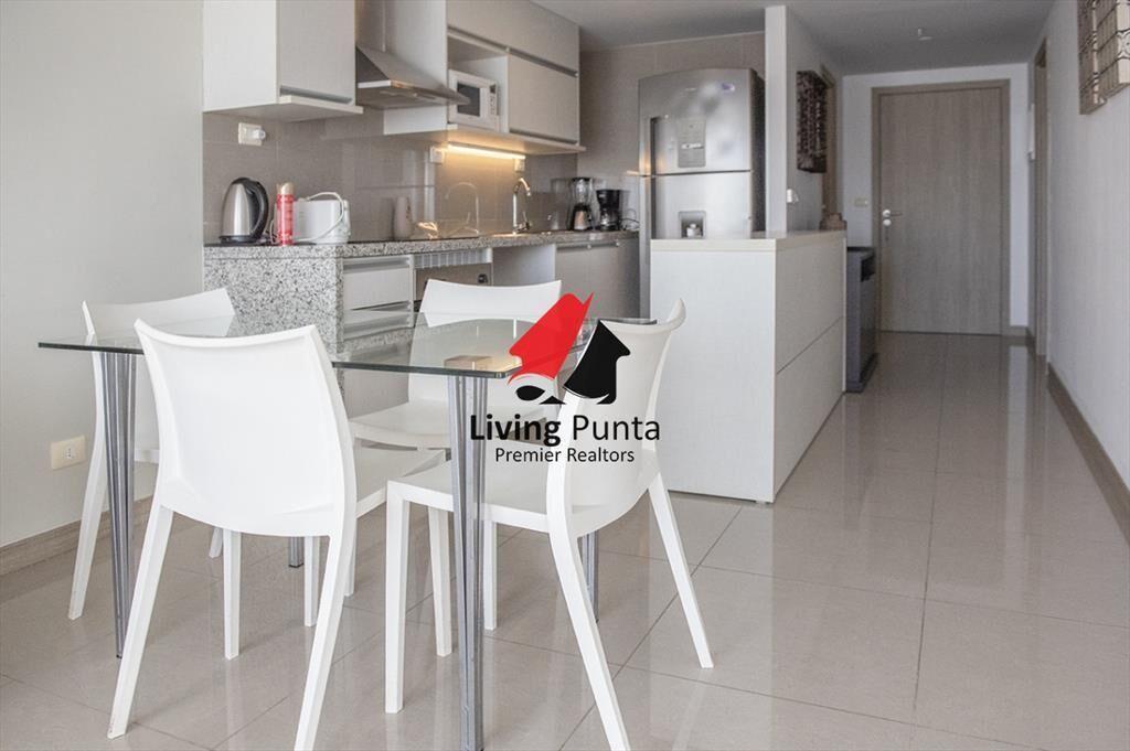 Piso alto con vista panoramica, 1 dormitorio y en