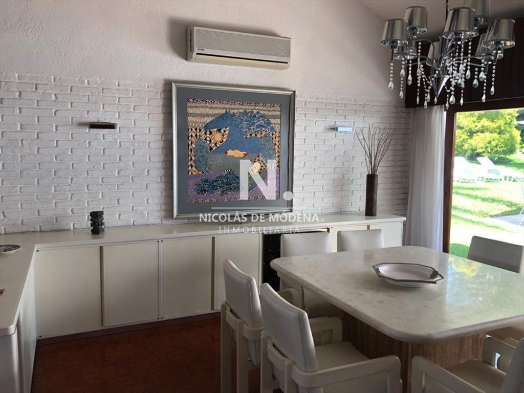 Muy buena propiedad en venta, 5 dormitorios en
