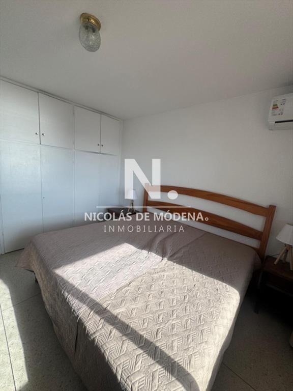 Vende apartamento de 1 dormitorio y medio en del