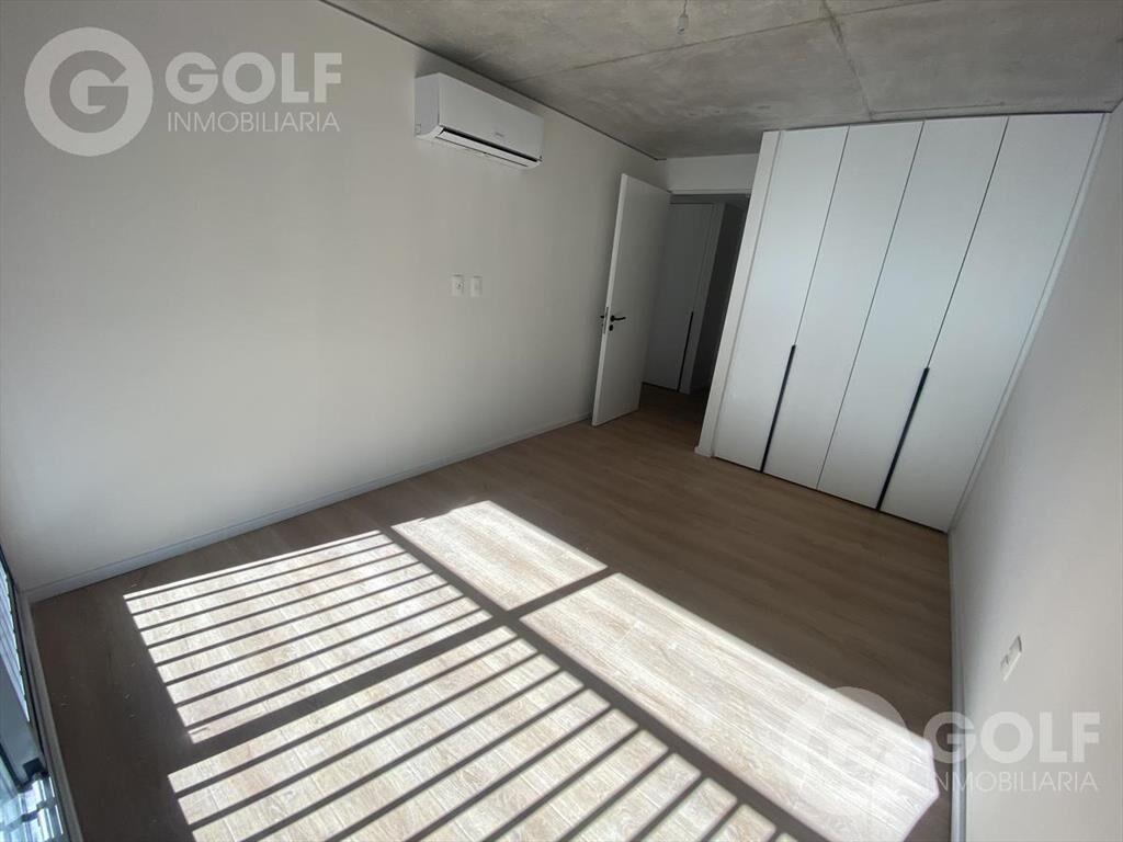 Venta de apartamento de 2 dormitorios con patio y renta