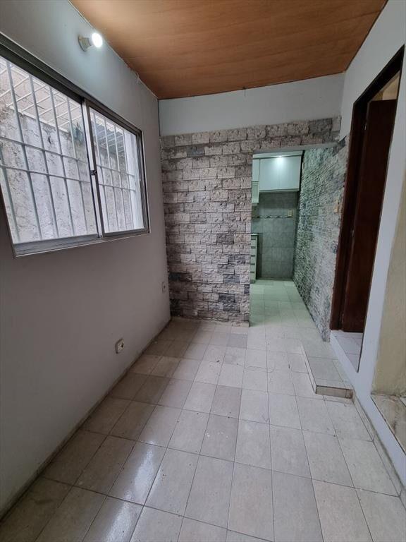 Venta De Casa Con Cochera Jardín y Parrillero