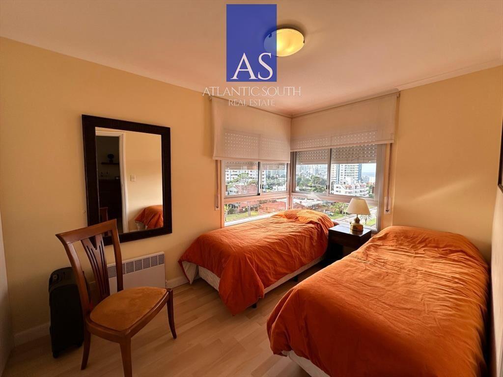 Apartamento de 2 dormitorios y medio en Playa ,