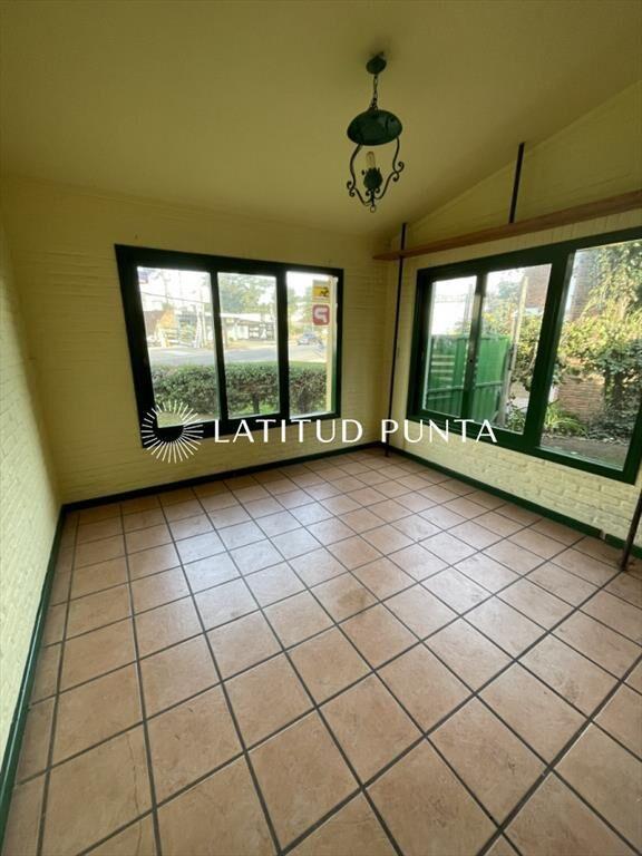 Casa en venta en excelente zona, ideal para local