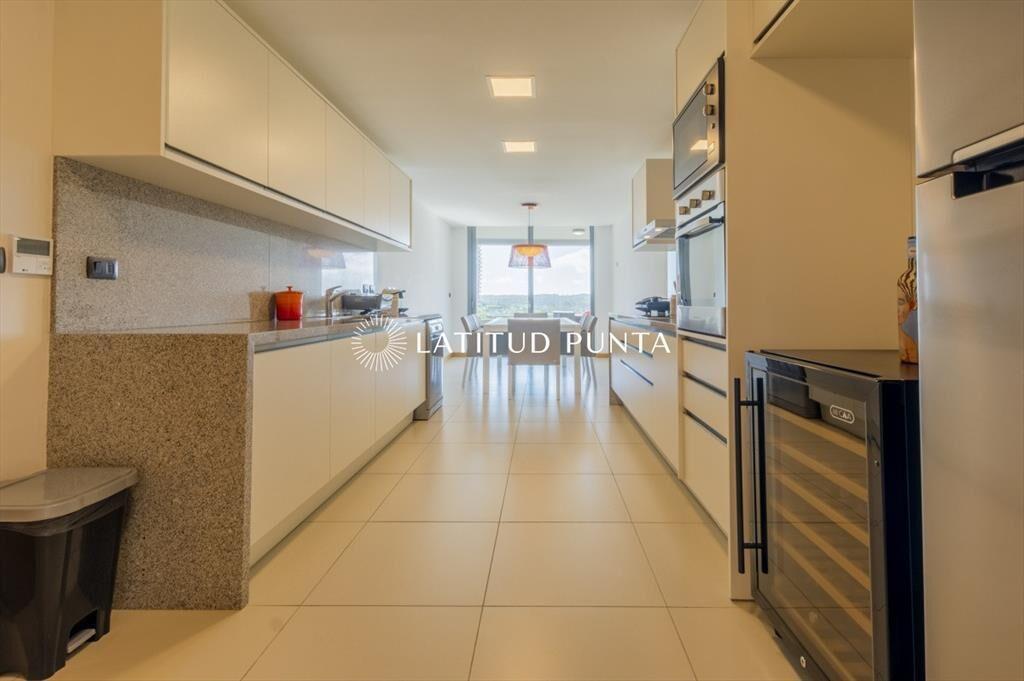 Apartamento en Tiburon Terrazas, 3 suites más