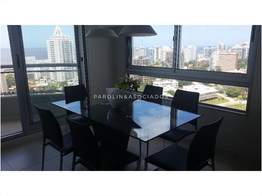 Apartamento en venta en Torre Ocean Drive, Punta