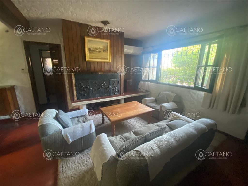 Casa a tres cuadras de la playa mansa, en la parada 25