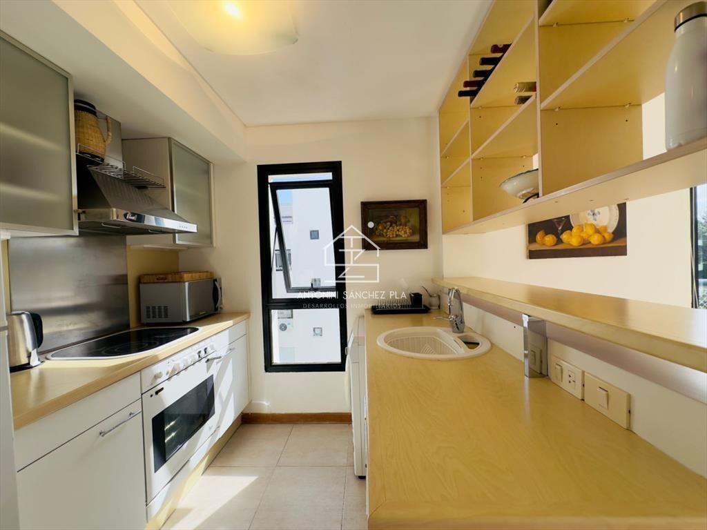 Apartamento en venta frente a playa brava.