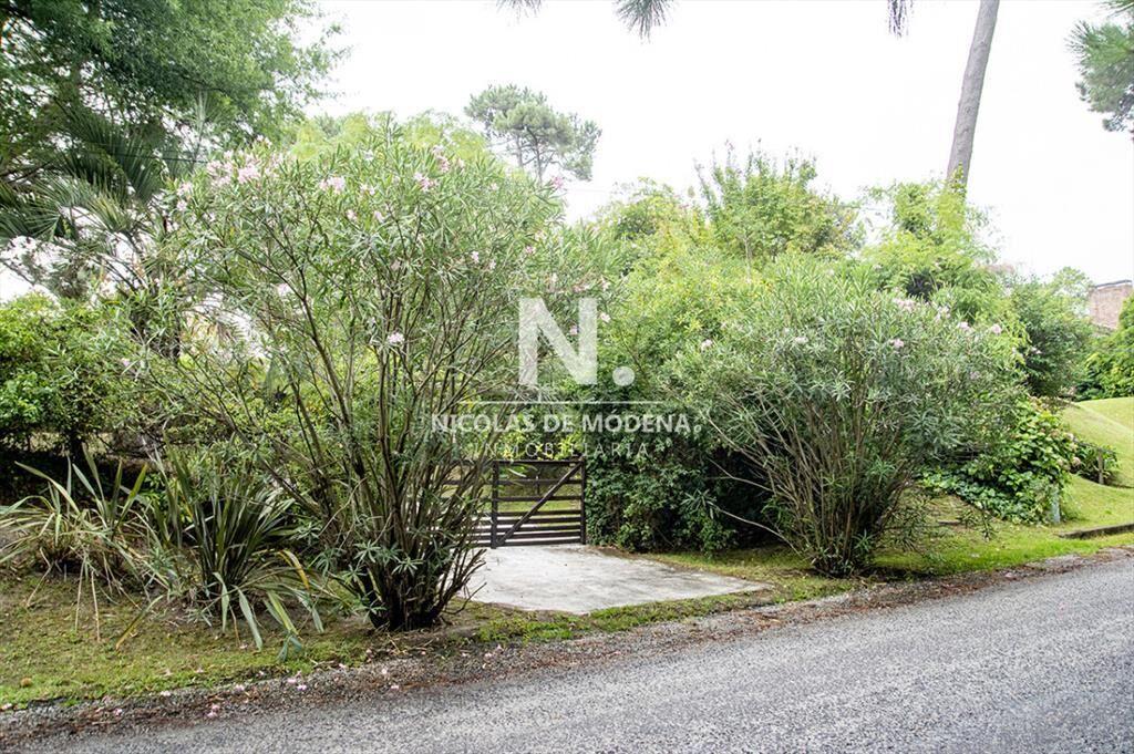 En venta casa en Cantegril