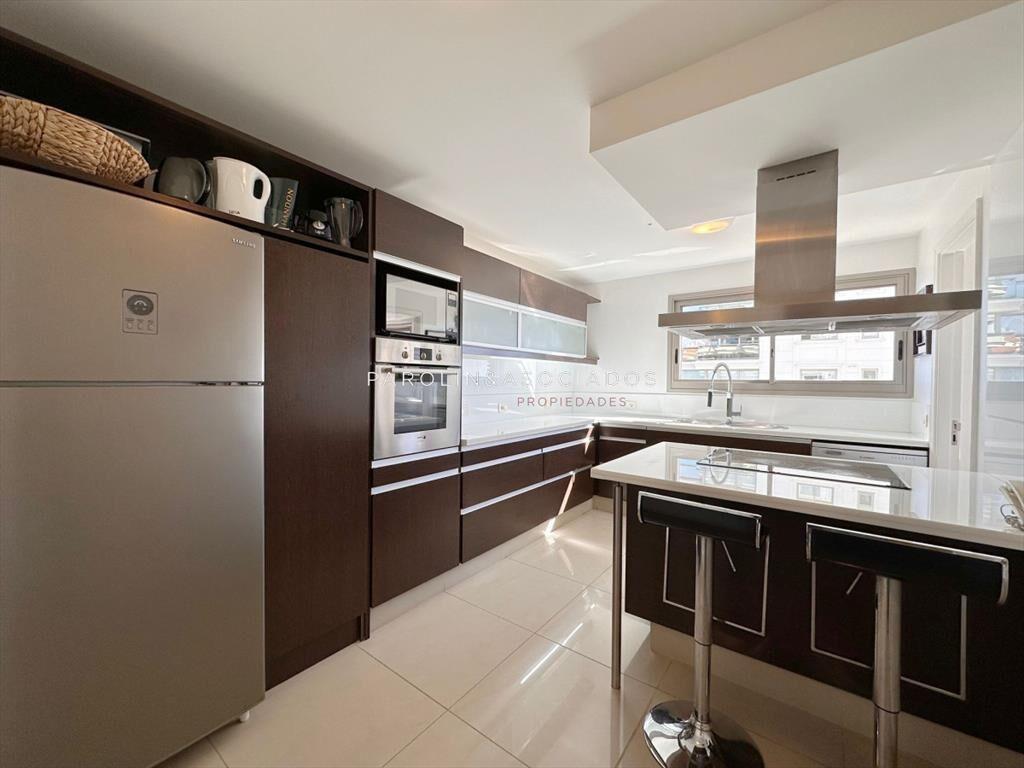 Apartamento de 3 dormitorios en venta en Torre