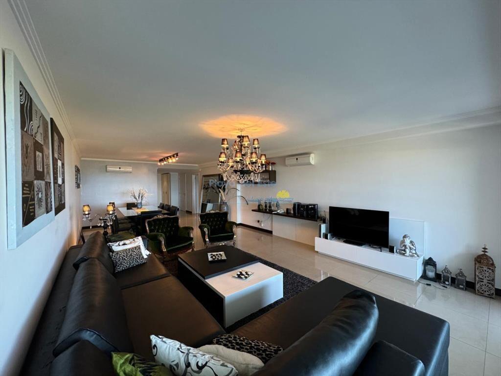 Apartamento en venta de 4 dormitorios en Punta ,