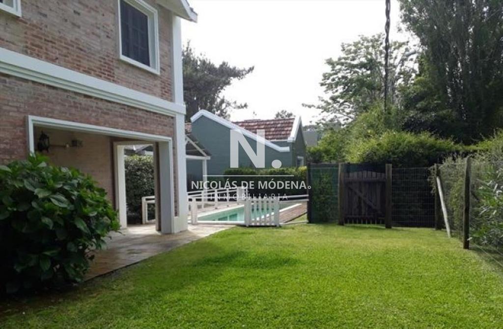 Simpática casa en alquiler temporal con Pileta en La Barra