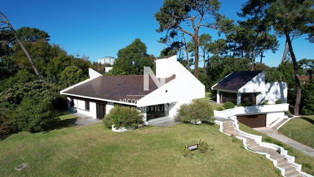 Casa en venta en Lugano, Punta del este, 3 y