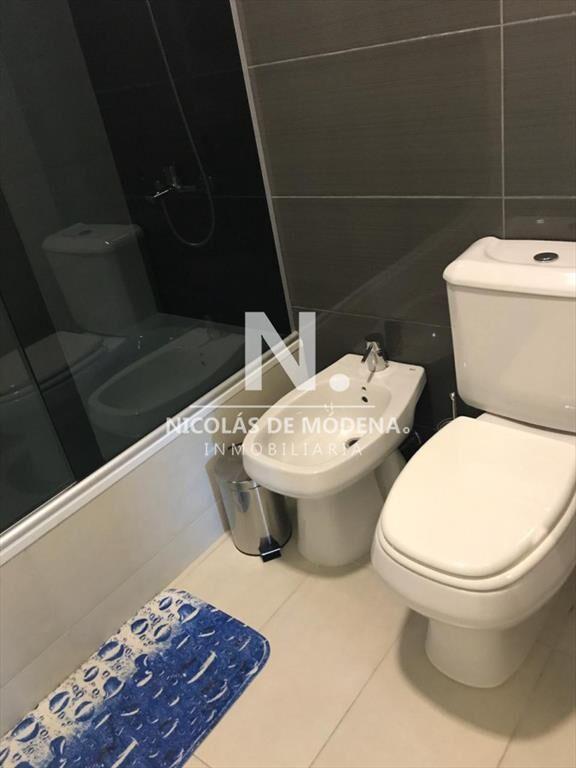 Vende apartamento de 2 dormitorios en Punta del