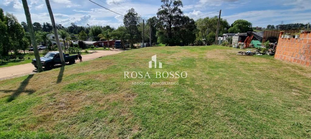 Terreno esquinero en Los Aromos, Maldonado,