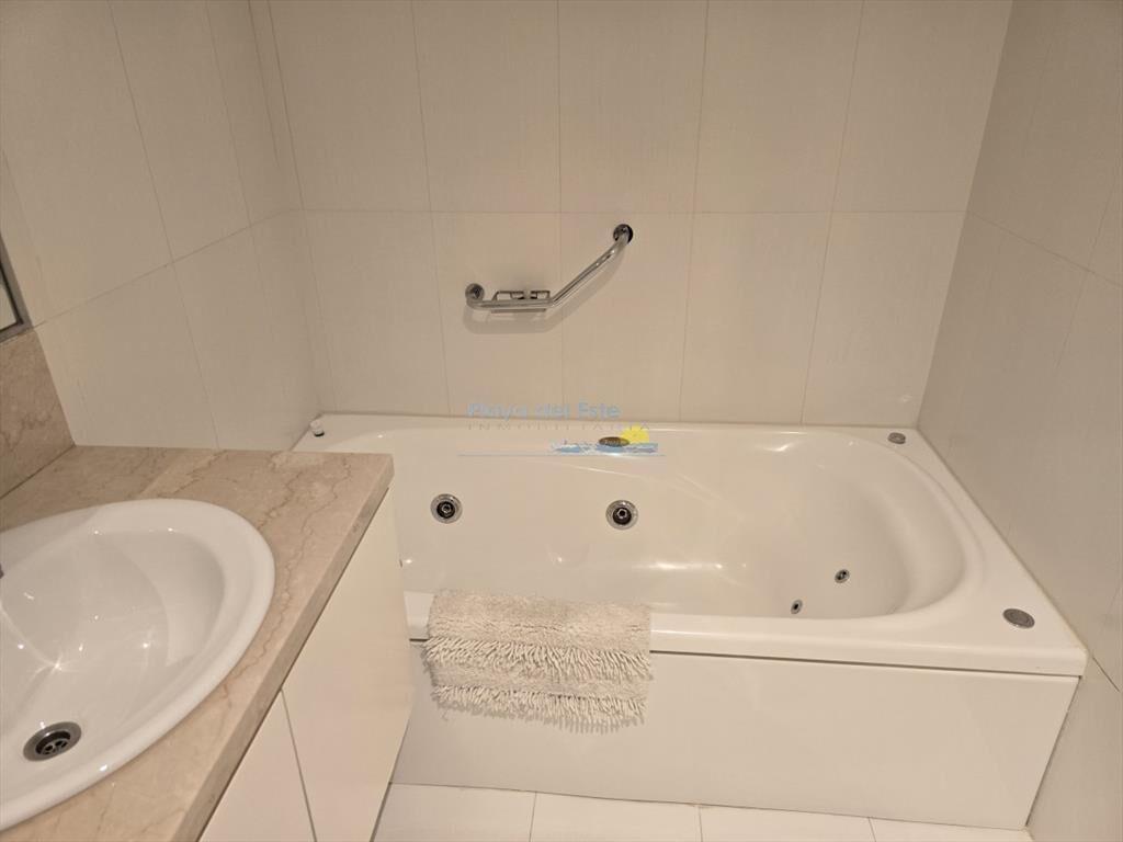 Apartamento en venta de 2 dormitorios en Torre Le