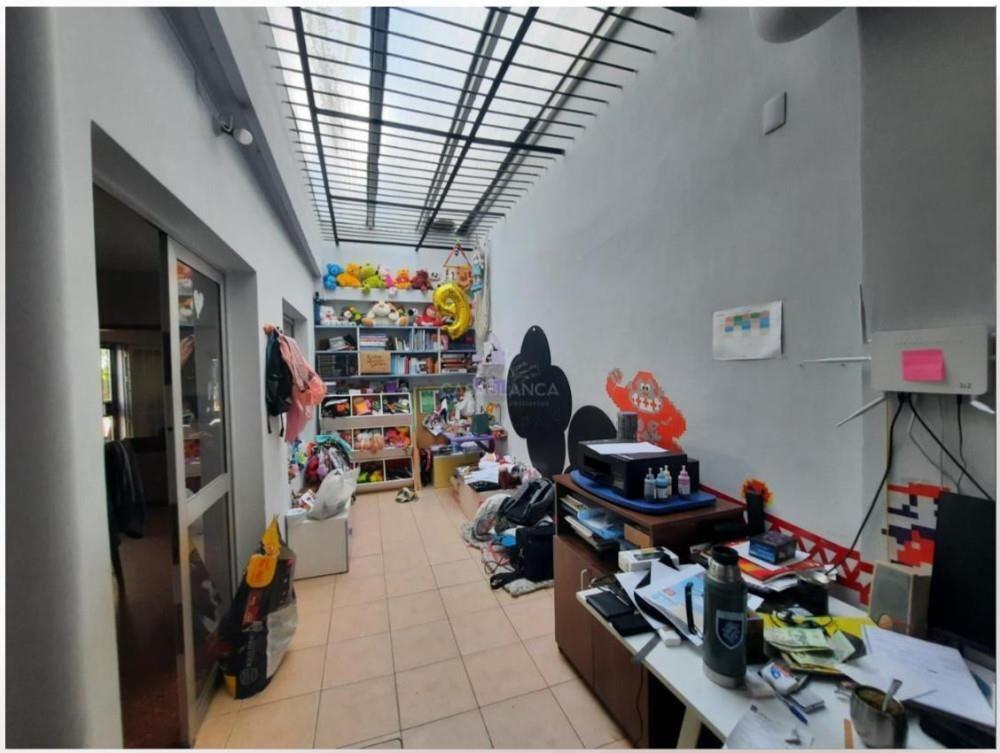 Venta casa 5 dorm en Atahualpa, Bv. Artigas y Ramón Márquez