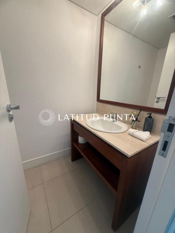 Apartamento esquinero en Le Parc, 3 suites más