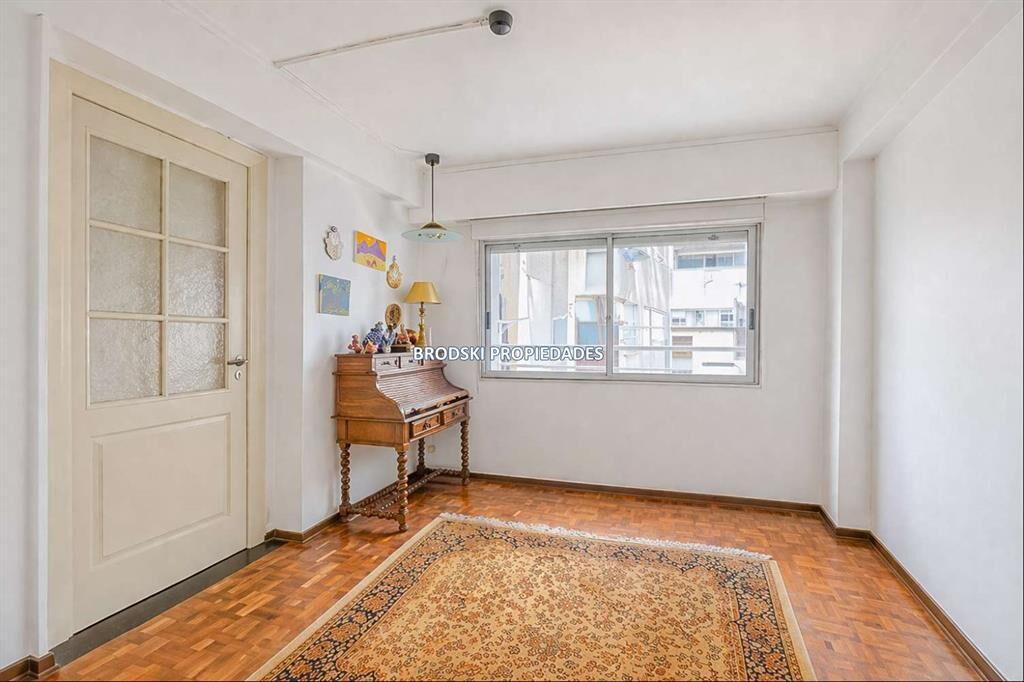 VENTA APARTAMENTO EN PUNTA CARRETAS A PASOS DEL MAR - 3 DOR