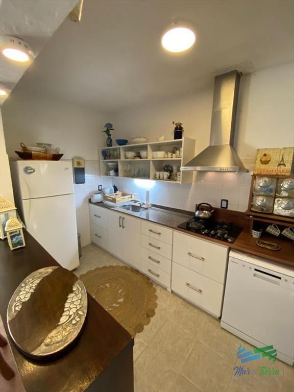 Casa de 3 dormitorios con piscina climatizada en alquiler.