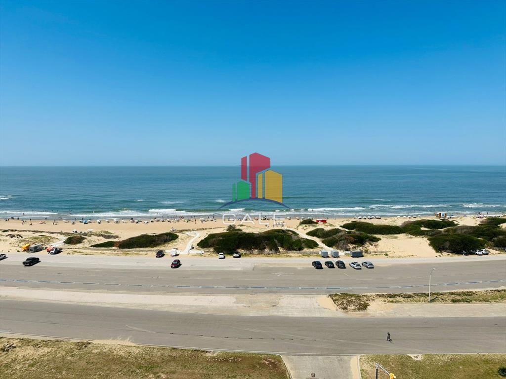 Apartamento de 3 dormitorios en venta en Punta del Este