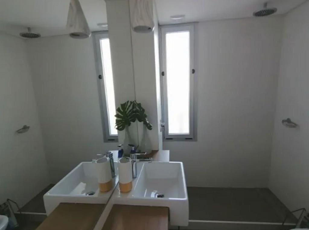 VENTA APTO 3 DORMITORIOS, 2 BAÑOS, MALVIN.