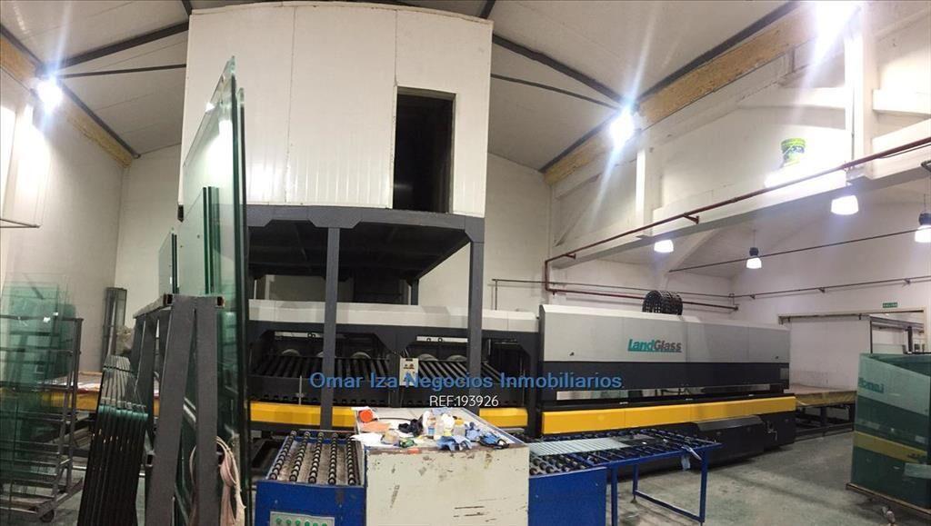 Venta local industrial deposito galpón Sayago, doble entrad