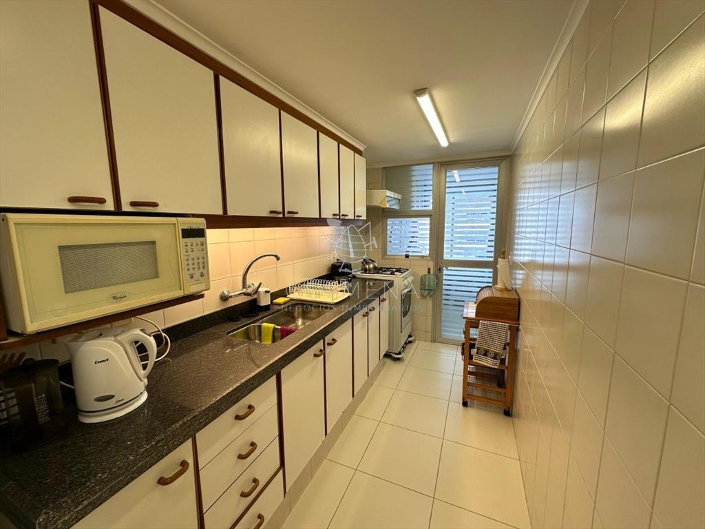 Apartamento de 2 dormitorios y medio en Playa ,