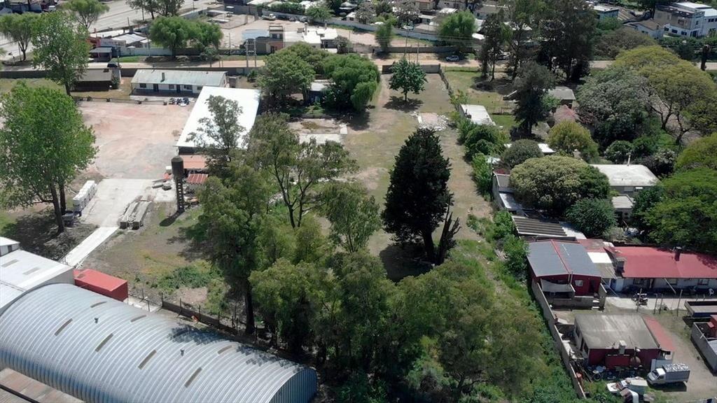 Alquiler gran predio con casa en Barros Blancos
