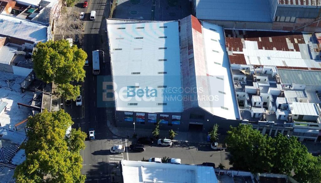 VENTA DE GRAN LOCAL - DEPOSITO AGUADA