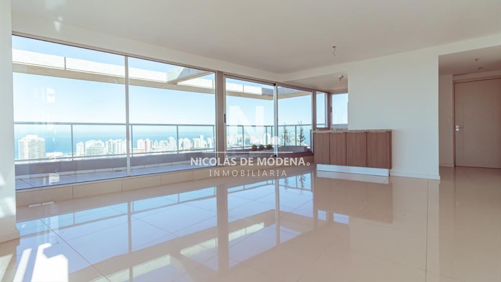 Penthouse de tres dormitorios en venta proximo al
