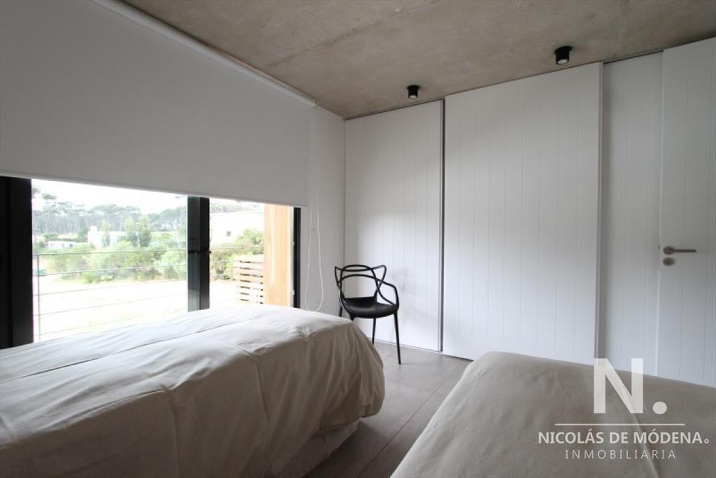 Apartamento en venta en Manantiales de 3 dormitorios con vi