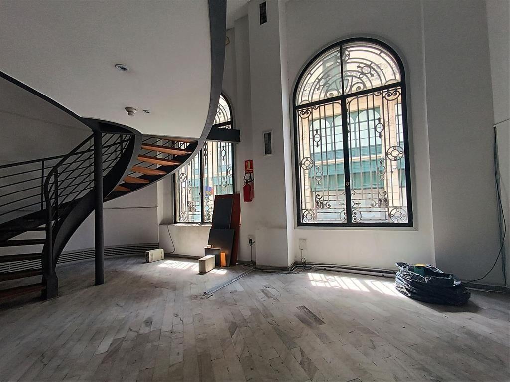 Alquiler Oficina Ciudad Vieja / Zabala y 25 de Mayo