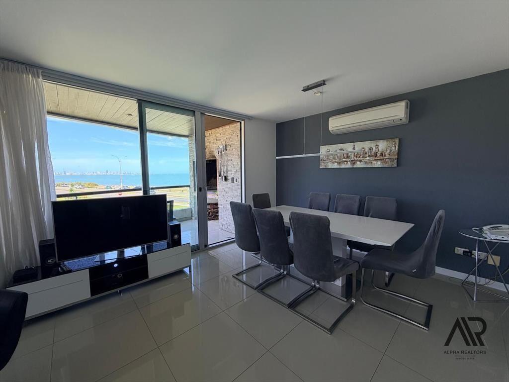 Apartamento en alquiler anual c/ cochera en Pinares