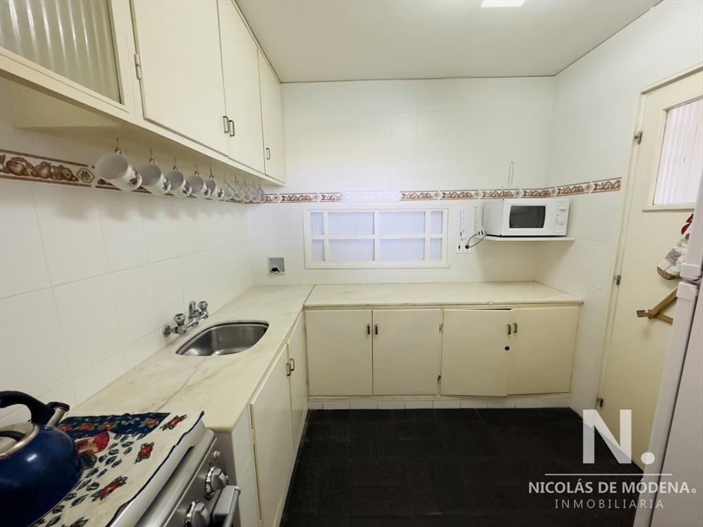 Venta de apartamento primera linea, playa brava.