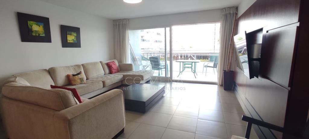 Apartamento en Brava, 3 dormitorios *