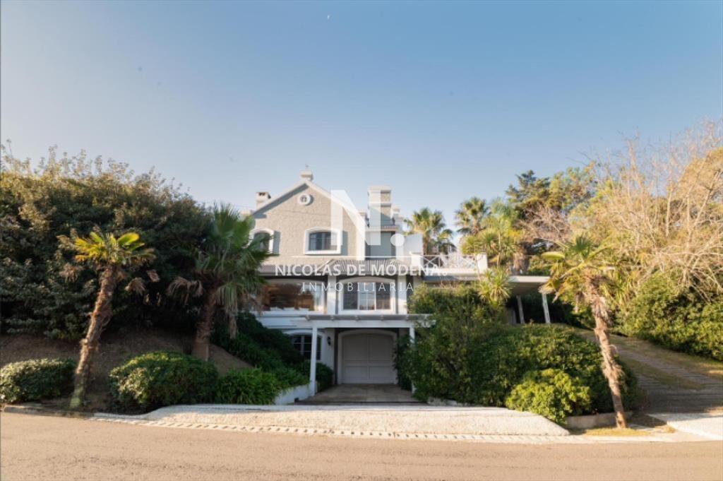 Se vende espectacular casa en Montoya, La Barra de 7 dormit