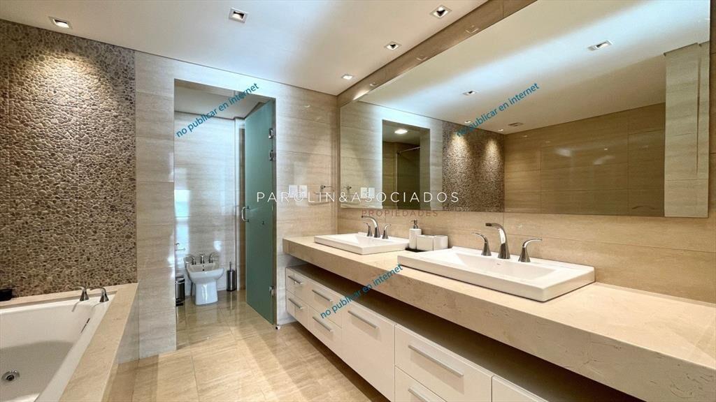 Penthouse de 4 dormitorios en Península, Punta