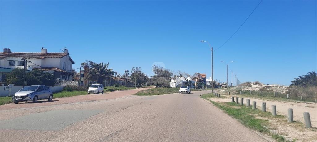 ATLANTIDA - HERMOSO CHALET CON VISTA AL MAR