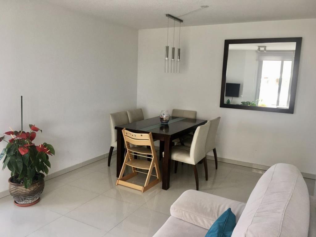 Apartamento con buena terraza, de dos dormitorios y dos baÃ
