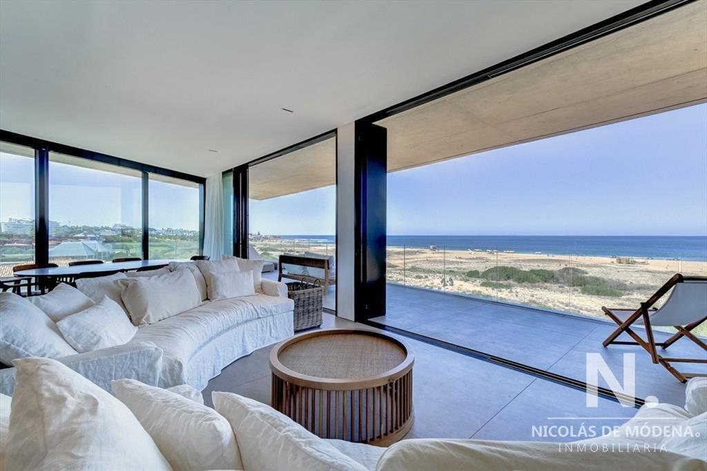 Vende apartamento con vista al mar, de 3 dormitorios en Pun