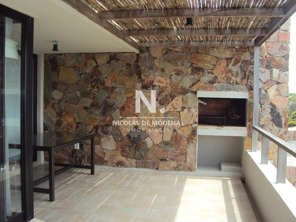 Apartamento en venta de dos dormitorios en Punta del Este