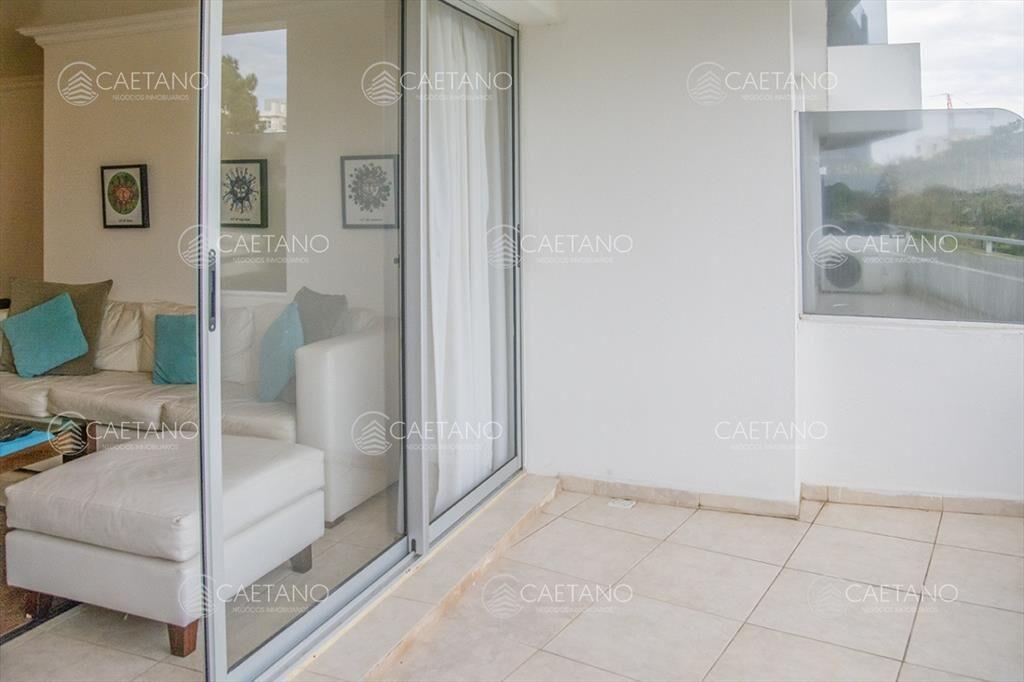 Departamento en venta a metros de Playa Mansa