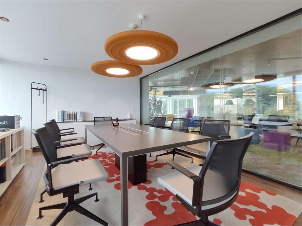 ALQUILER OFICINA World Trade Center, 225 m2, 2 gges