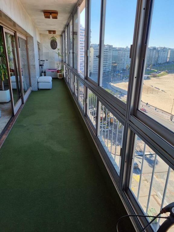 Apartamento -Rambla Pocitos, piso alto , 243 m2 , a recicla