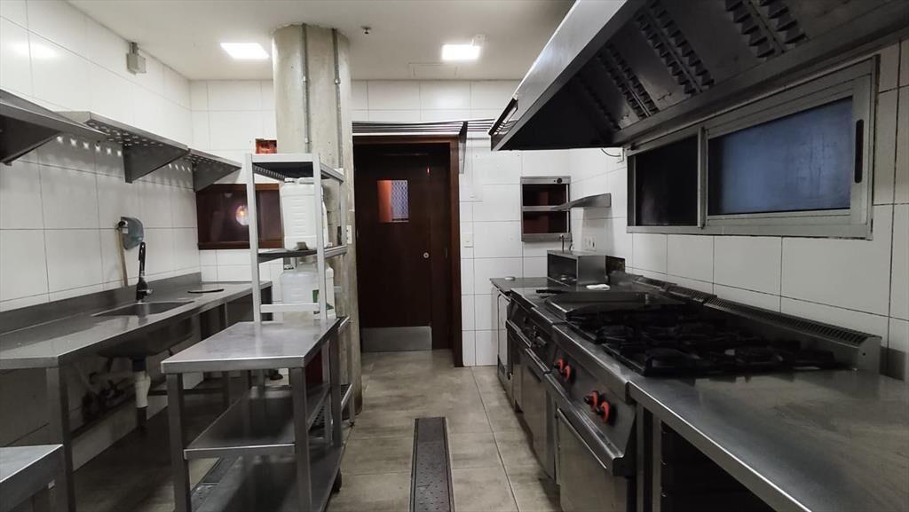 VENTA-exclusivo local comercial 160m2-PTA CARRETAS