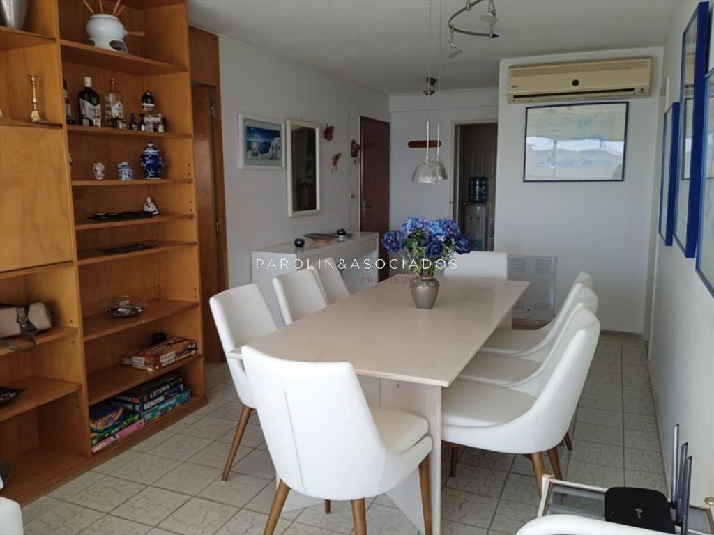Apartamento en Peninsula, 3 dormitorios *