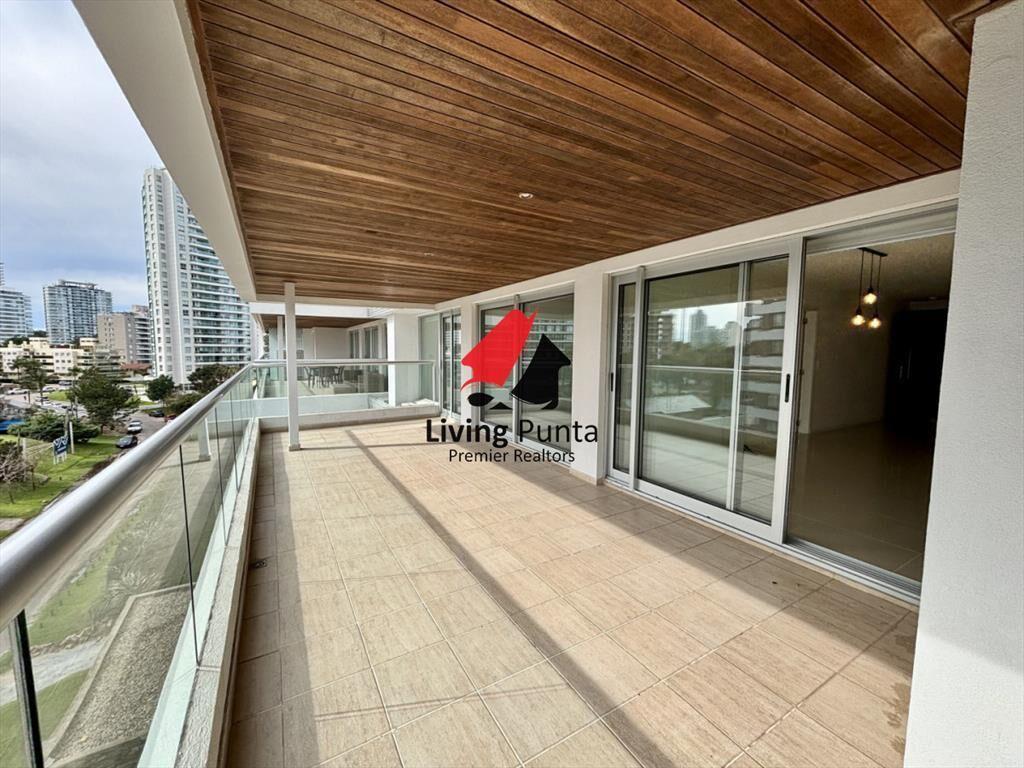 Venta de apartamento en Icon Brava Tower · Punta del Este.