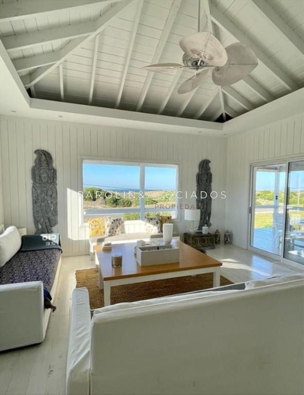Casa en Venta de 3 Dormitorios en La Juanita,