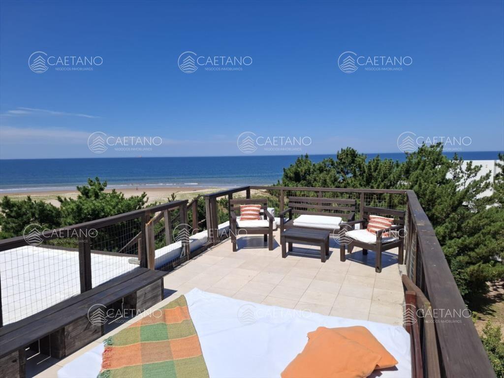 VENTA CASA 4 DORMITORIOS PUNTA BALLENA