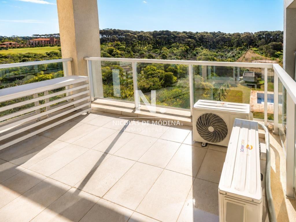 En venta apartamento de 3 dormitorios en Brava primera line